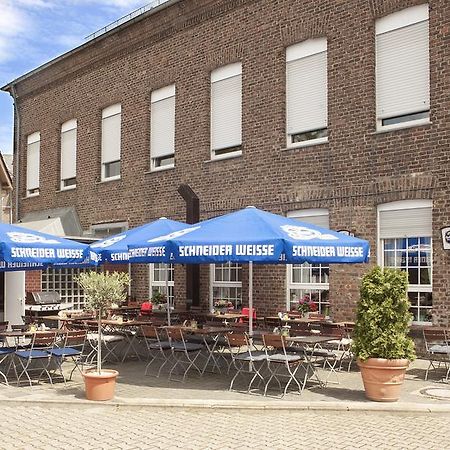 Hotel Schugt Brauweiler Bagian luar foto