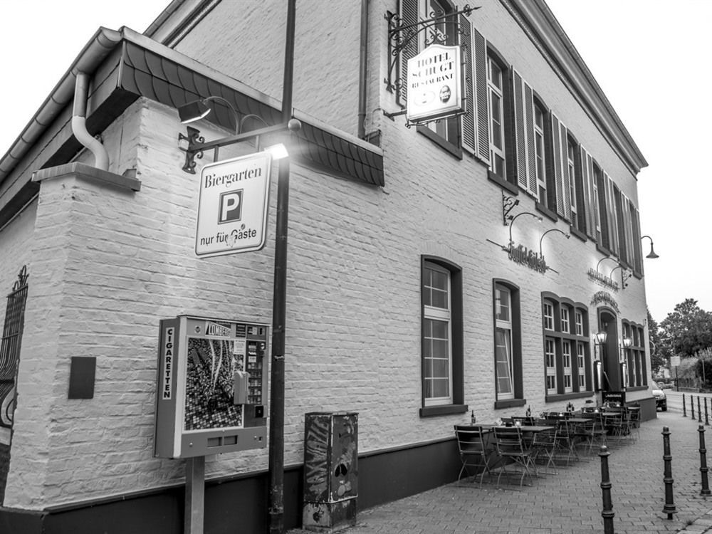 Hotel Schugt Brauweiler Bagian luar foto