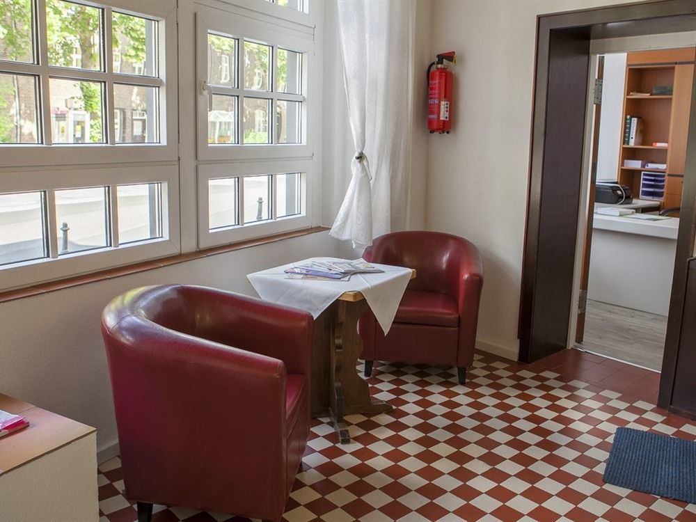 Hotel Schugt Brauweiler Bagian luar foto
