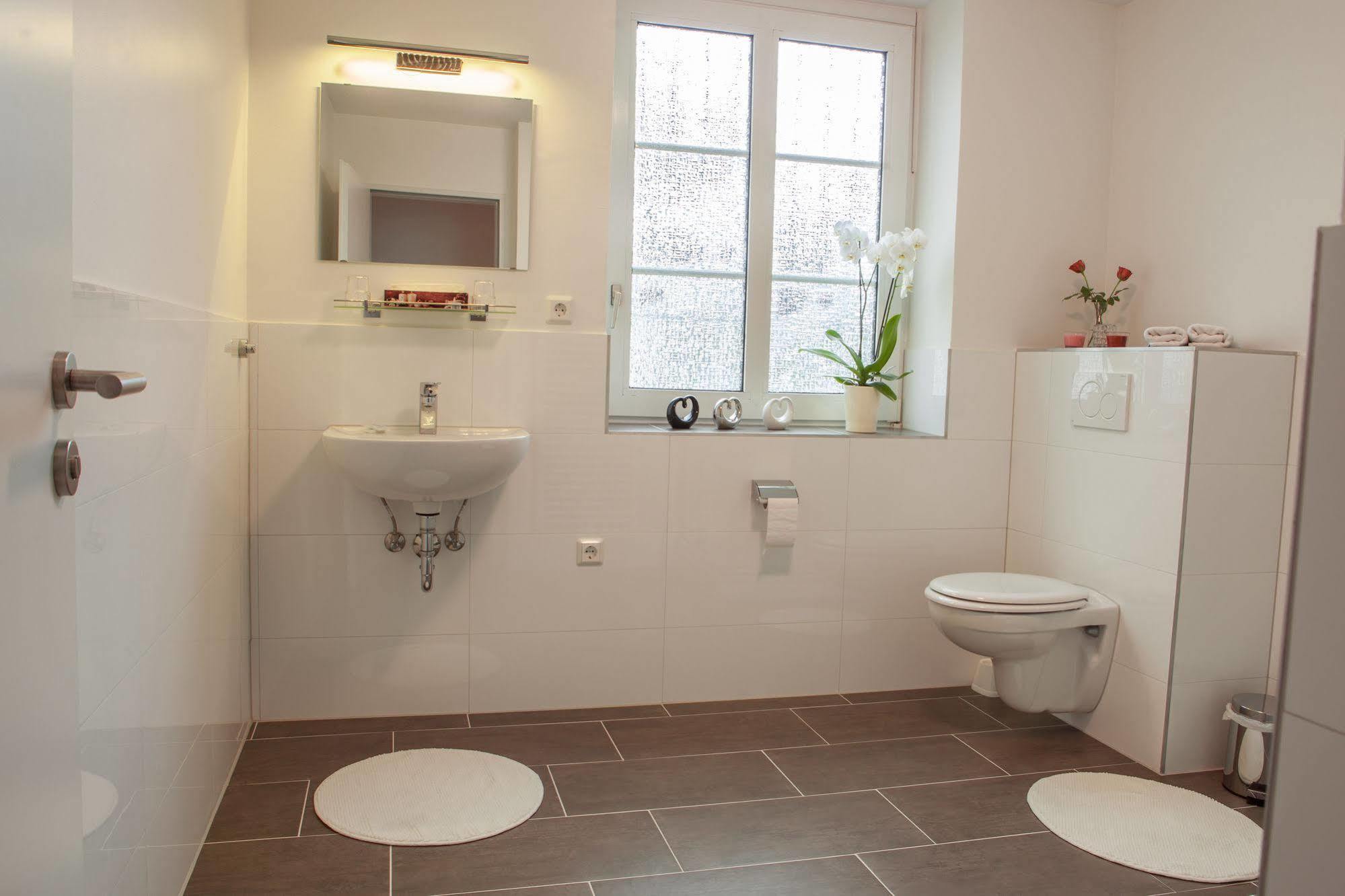 Hotel Schugt Brauweiler Bagian luar foto