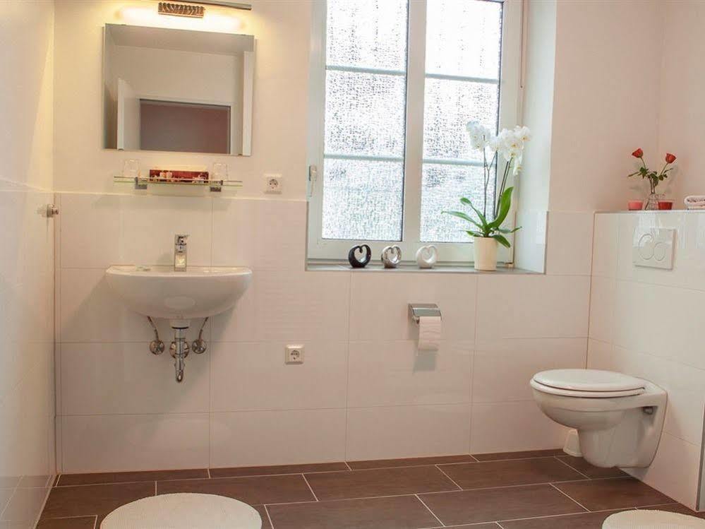 Hotel Schugt Brauweiler Bagian luar foto