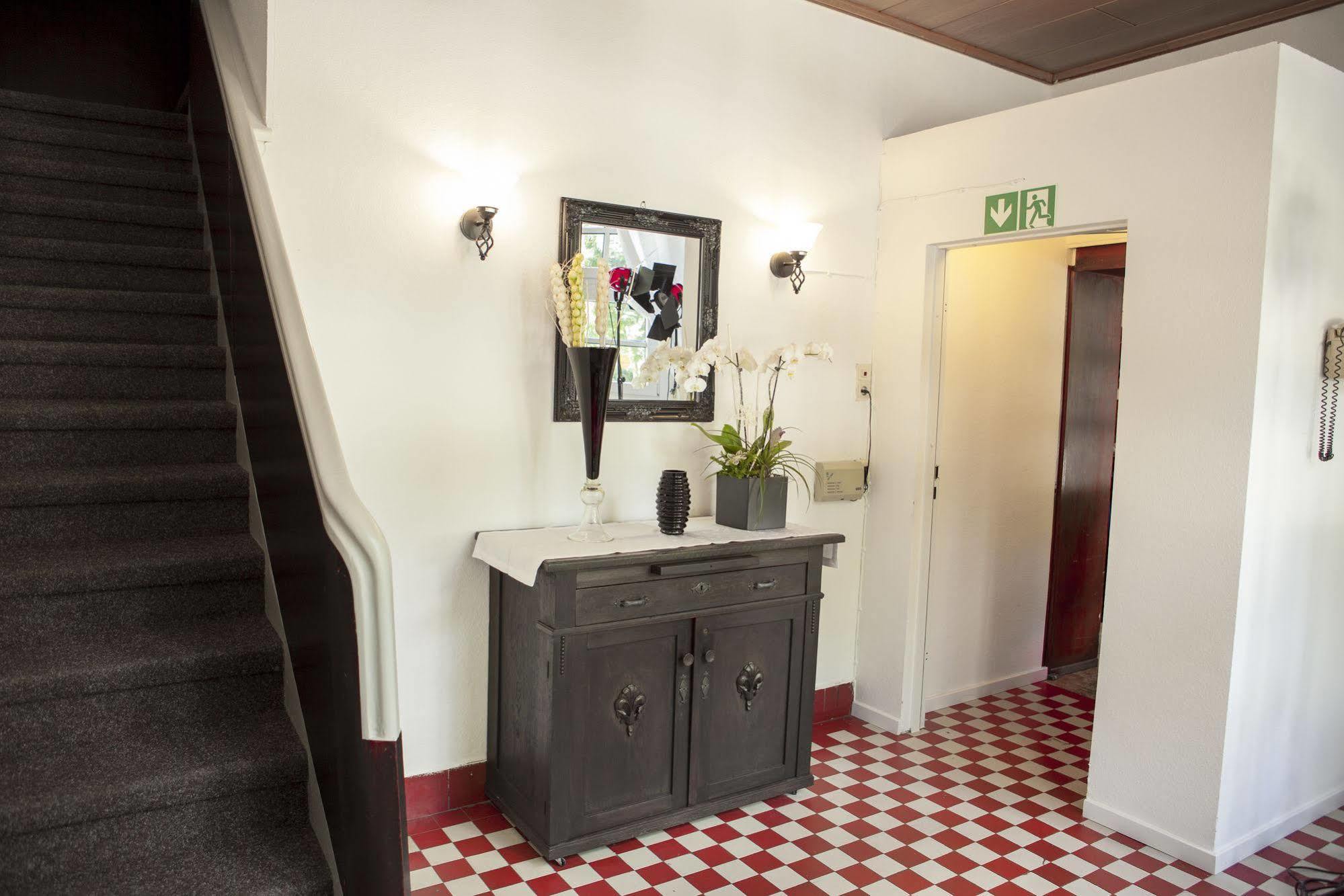 Hotel Schugt Brauweiler Bagian luar foto